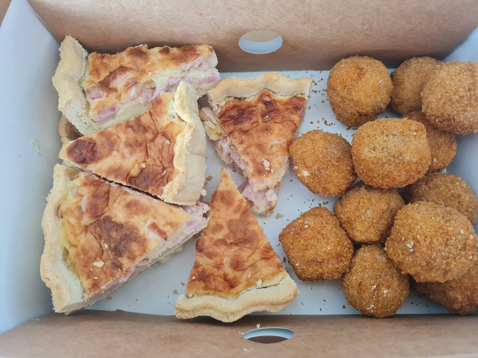 Quiche and savoury bites